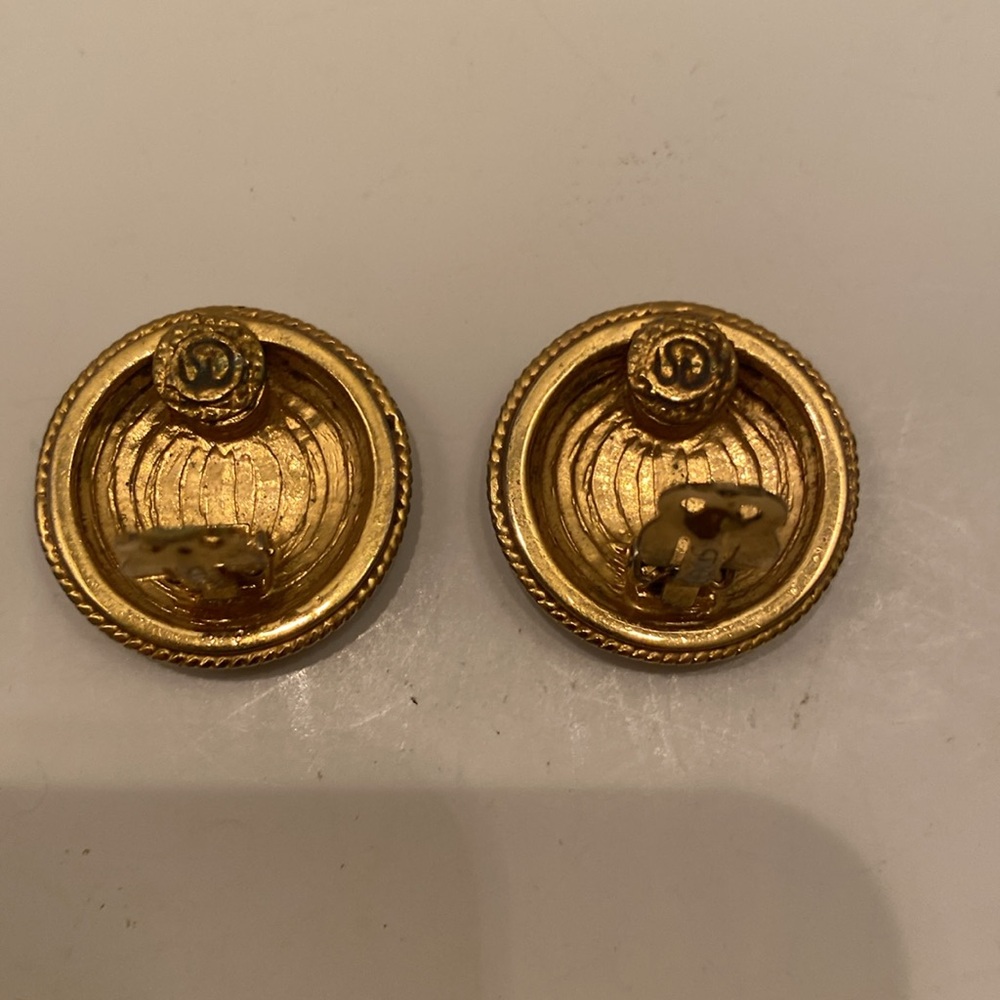 Fabulous Vintage St John Logo Earrings Clip On - Picture 4 of 5